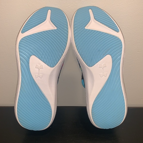 Black Floral Under Armour Infinity 3 Tennis Size 4 - Picture 8 of 10